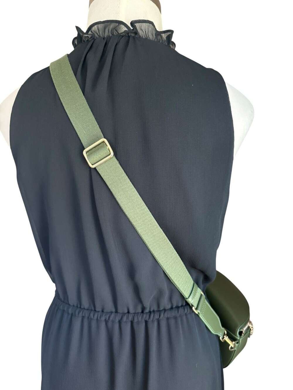 Lululemon Cactus Material Saddle Crossbody Bag 2L – Barracks Green / Gold - Picture 8 of 10